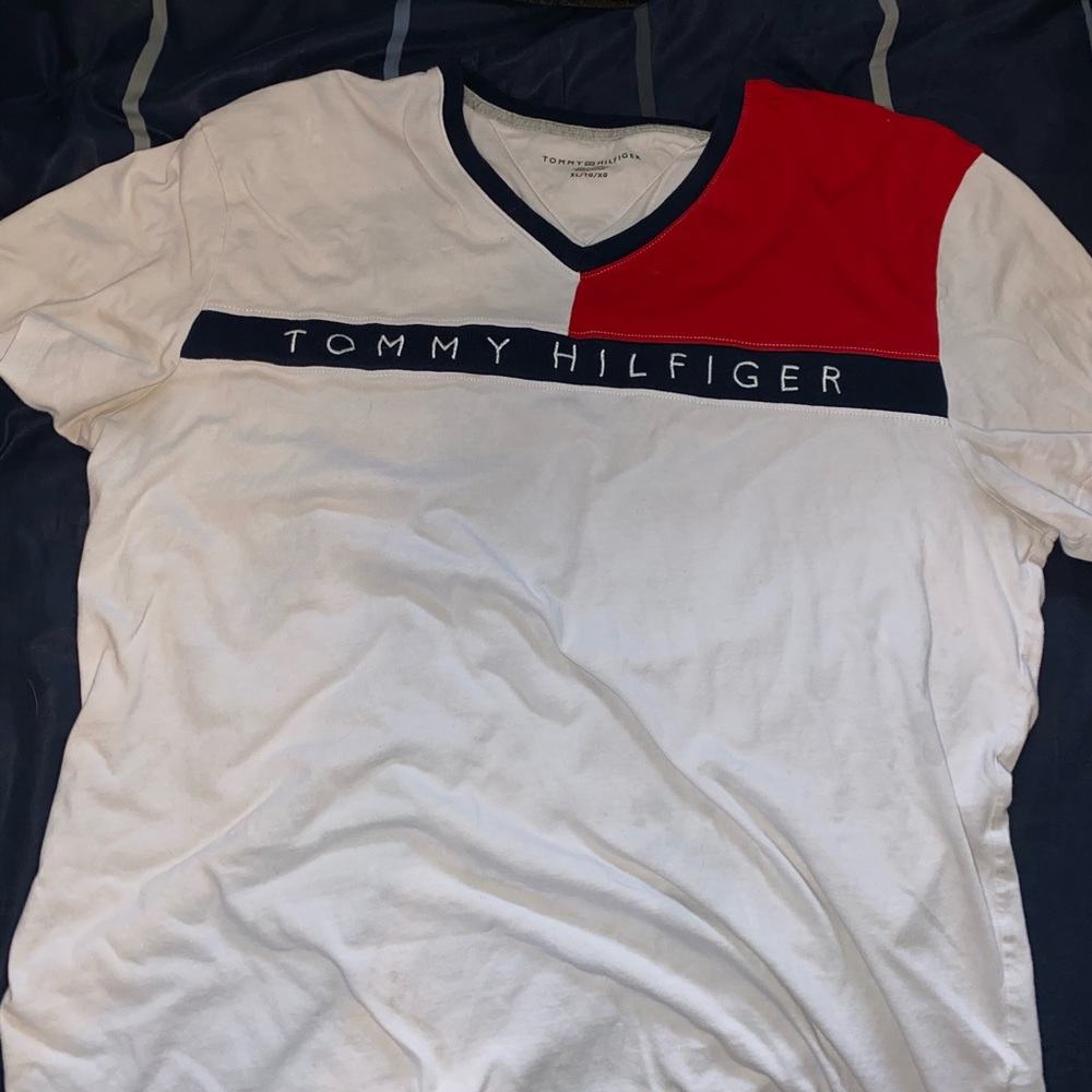 Tommy Hilfiger - T Shirt - Size XL